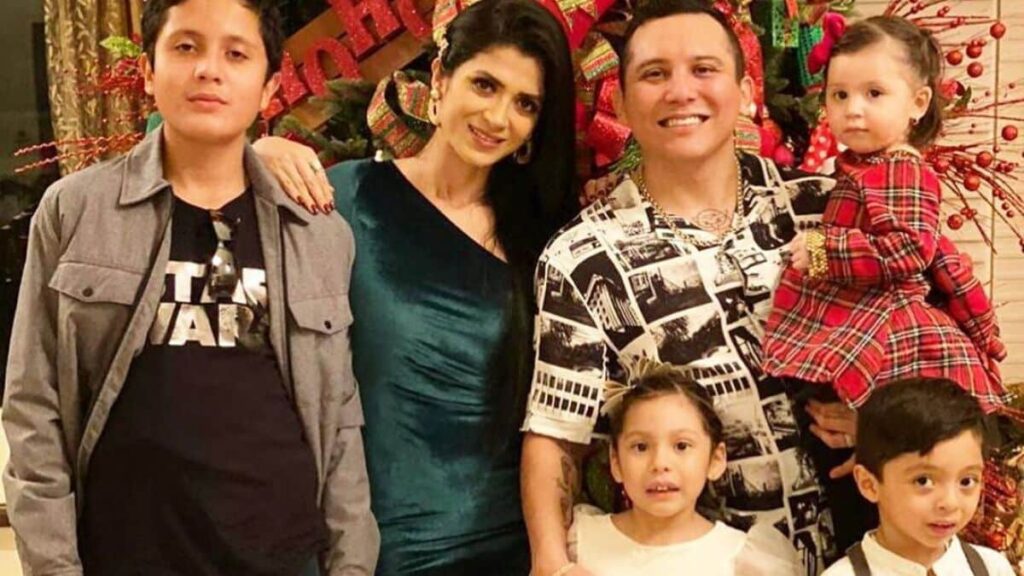 How does Miguel Alexander Luna Monclova resemble his parents